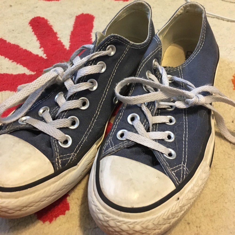 Navy blue converse