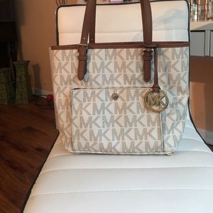 Michael Kors small logo vanilla jet set bag
