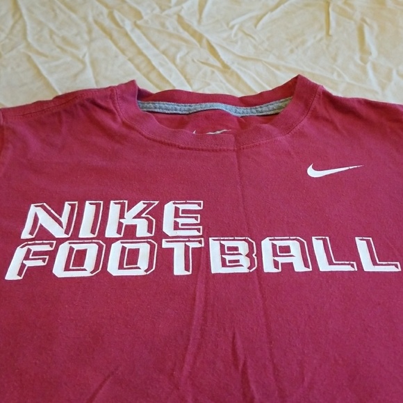 Boys Nike Tee - Picture 2 of 3