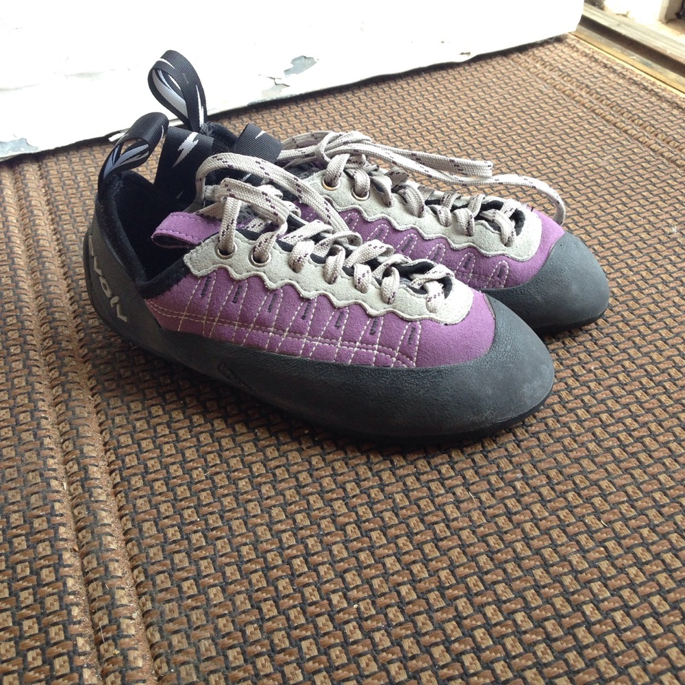 PRICE LOWERED Girls EVOLV rock climbing shoes