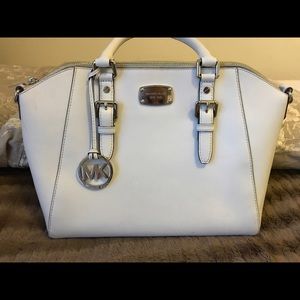 Lightly worn white Micheal Kors purse