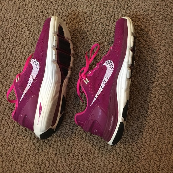 Nike shoes - Picture 2 of 4