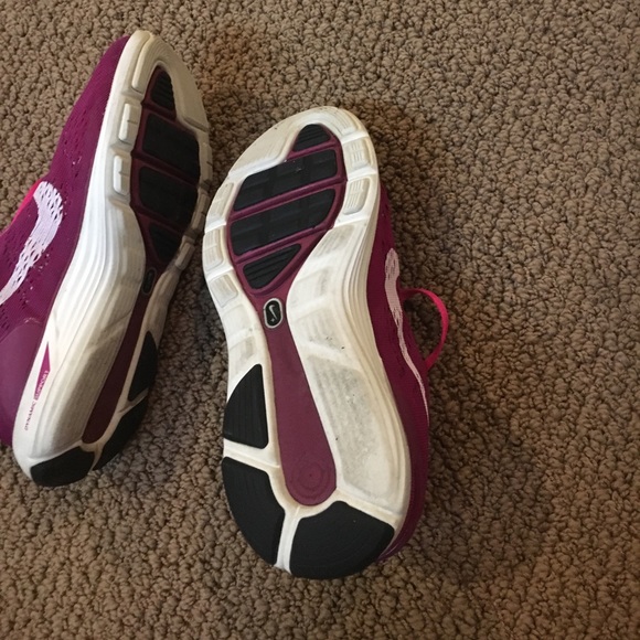 Nike shoes - Picture 3 of 4