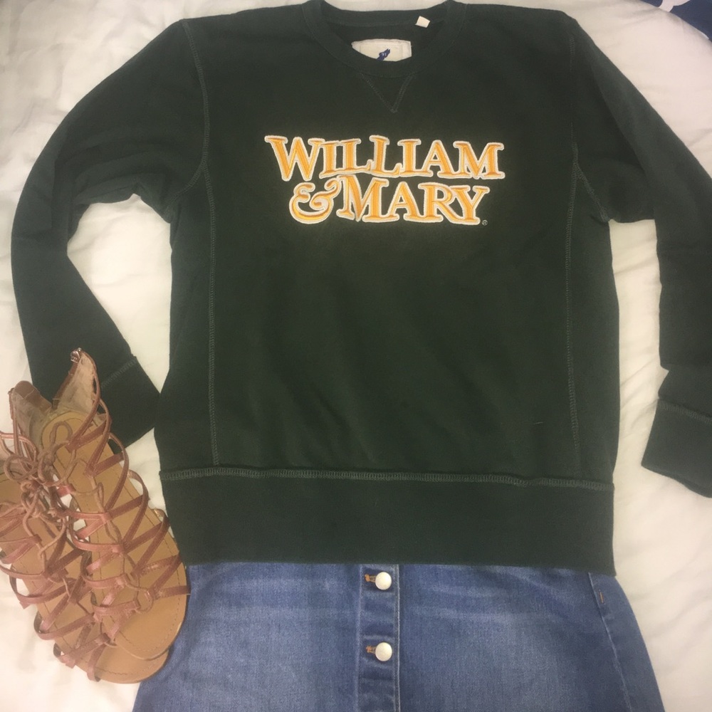 W&M crew sweatshirt