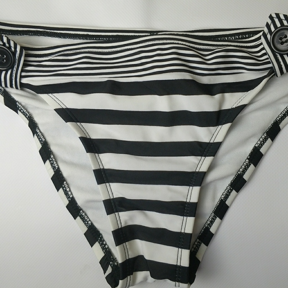 Hot Kiss Bathing Suit - Picture 2 of 4