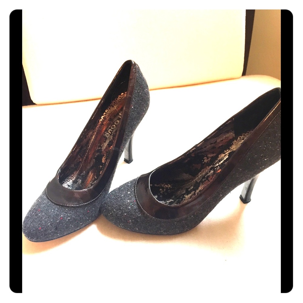 Groove heels