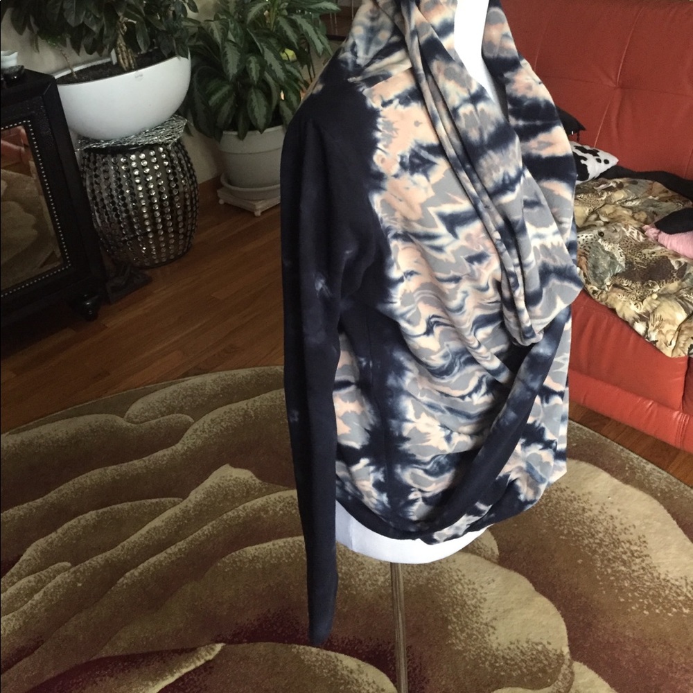 Brand new sweater by Young Fabulous & Broke,size M - Picture 6 of 11