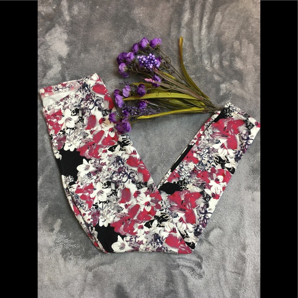 Floral Vera Wang Leggings Small