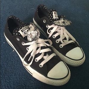 Size 7 Women's Converse. In great condition