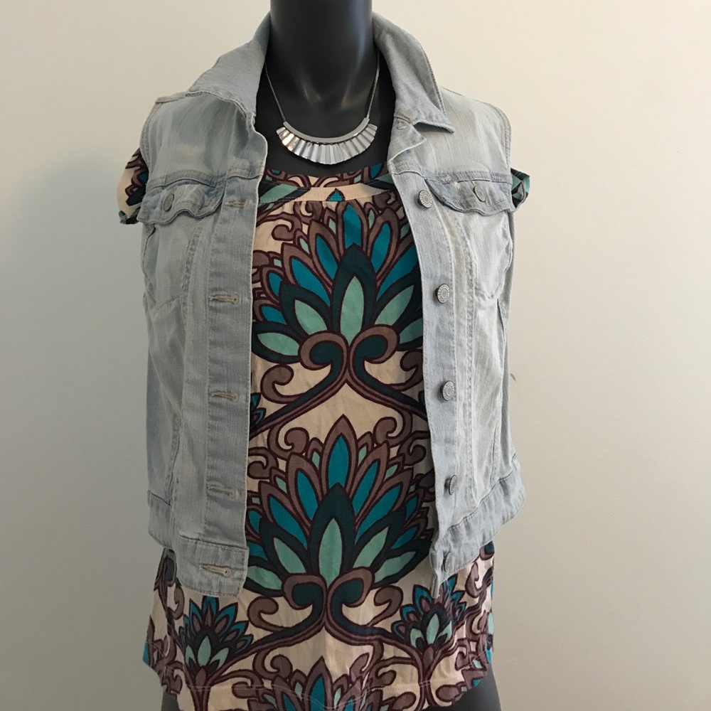 Light denim jean jacket