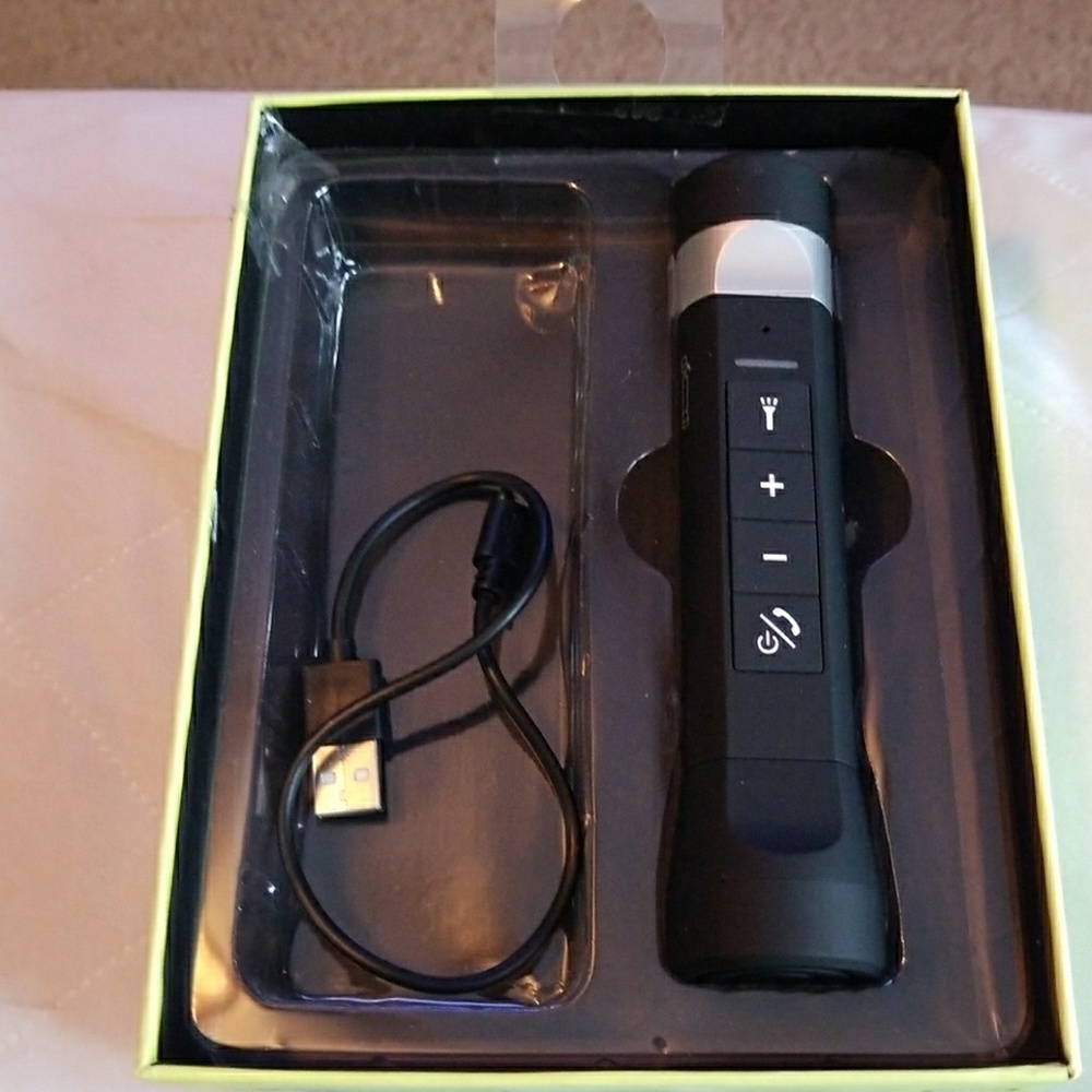 Flashlight/Speaker/Charger