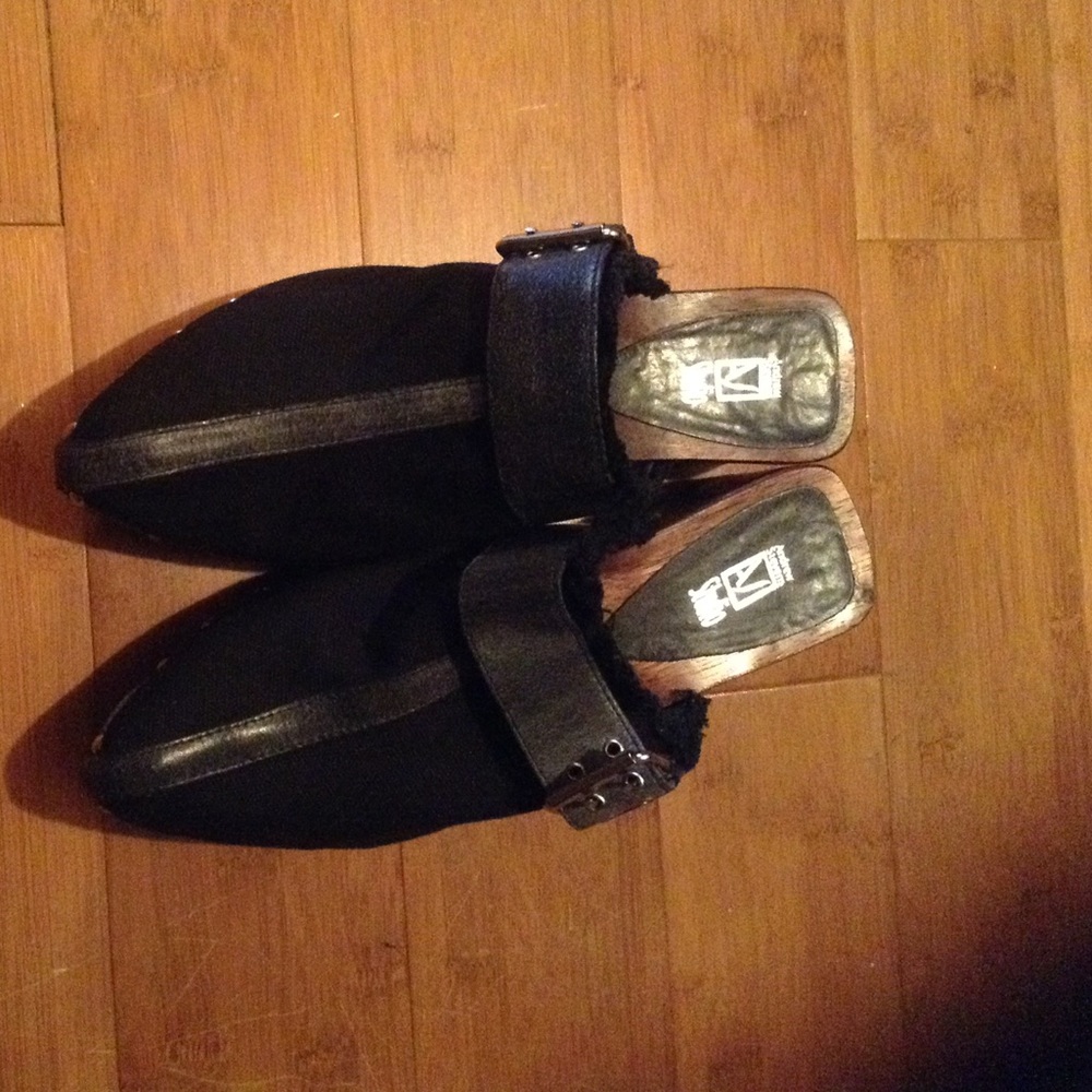 Andrew Stevens clogs