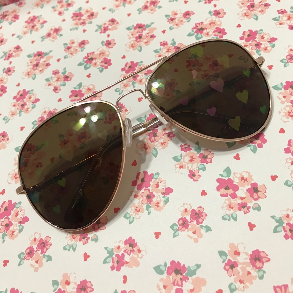 Reflective Heart Aviator Sunglasses