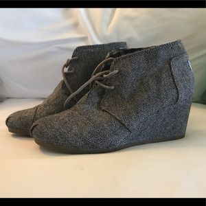 TOMS tweed bootie excellent condition size 7.5