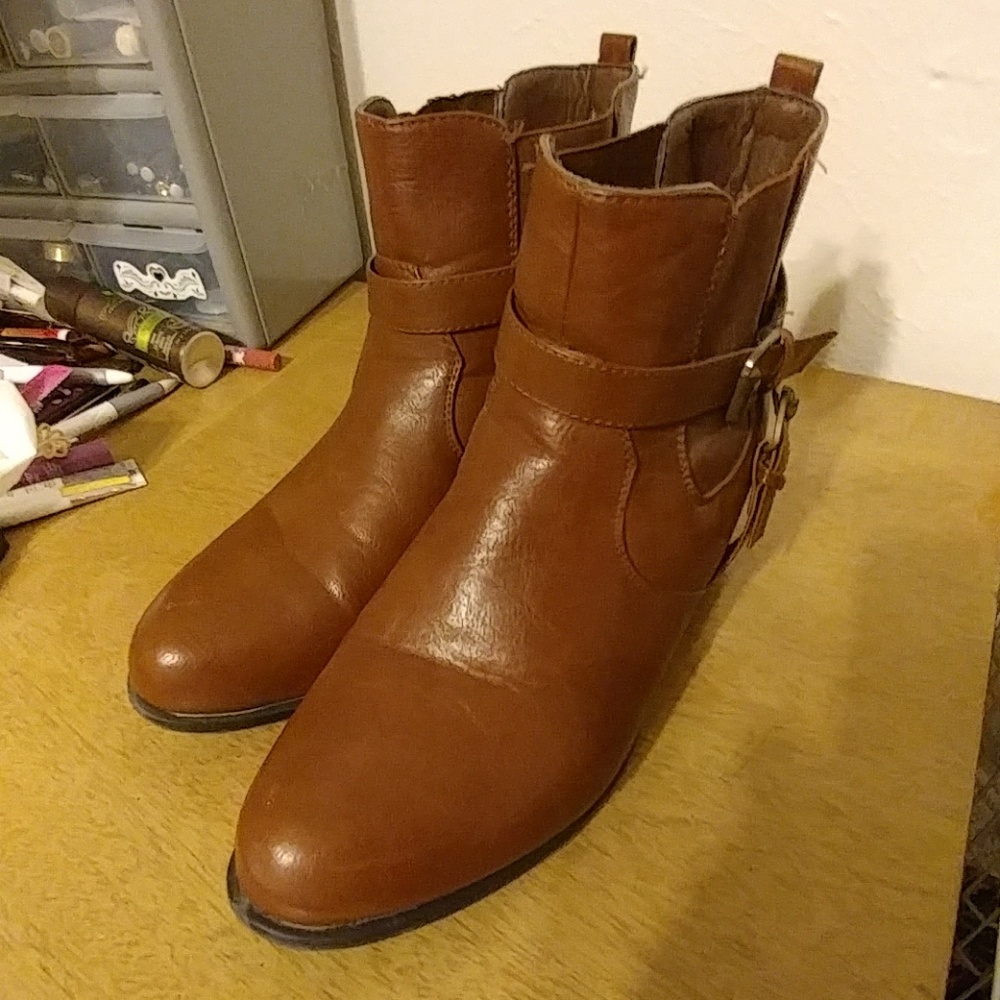 Brown Ankle Boot (wide)