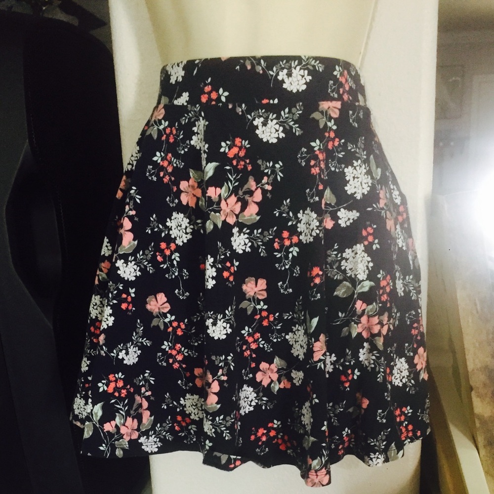 🎀❤️ Adorable Skater Skirt 🎀❤️