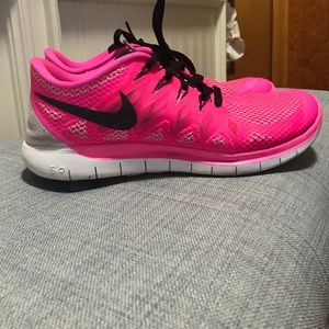 Nike Free 5.0 Bright Pink Size 10 🌷