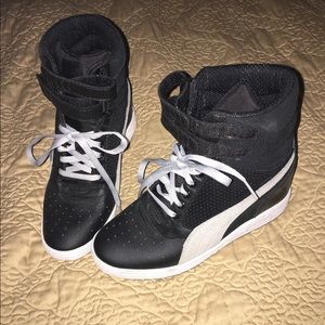 Puma wedge