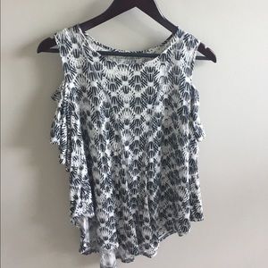 Cut out shoulder flowy top