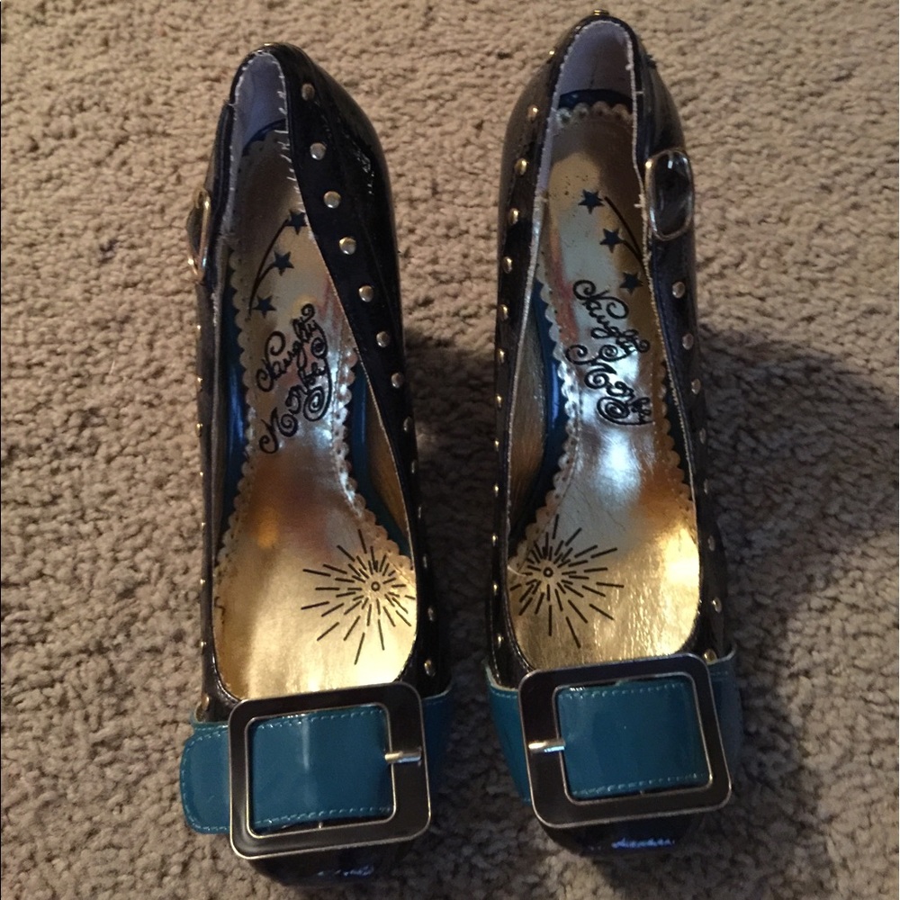 Naughty monkey heels size 7