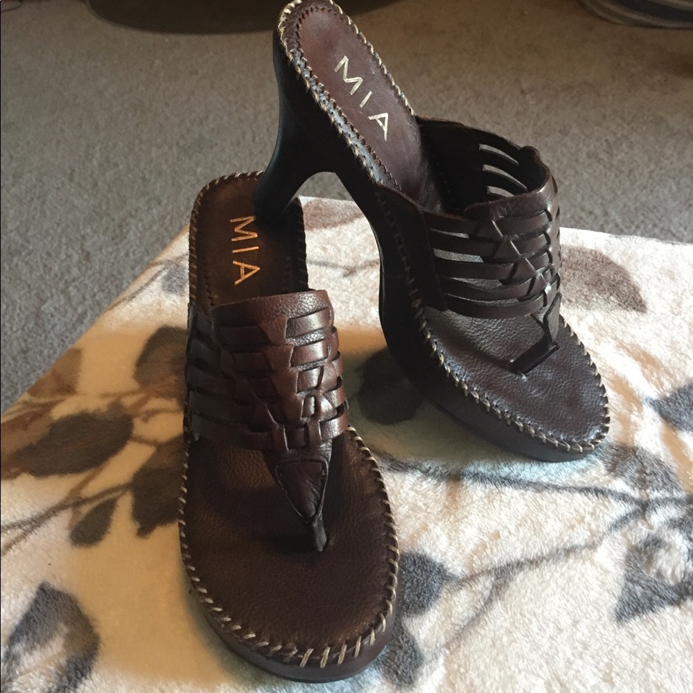 New Mia Leather Sandals