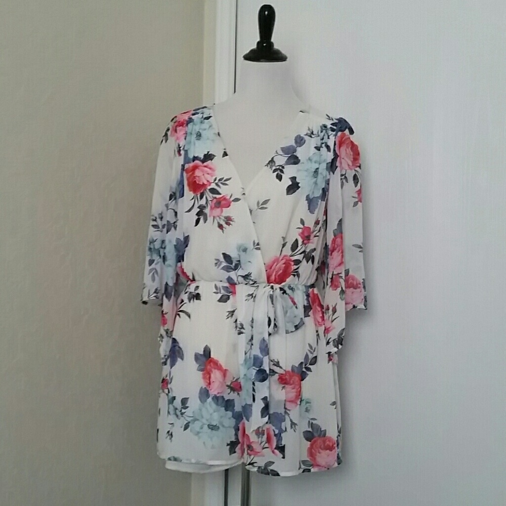 Floral romper NWOT