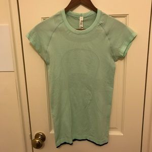 Lululemon running top. Mint green. Size 4.