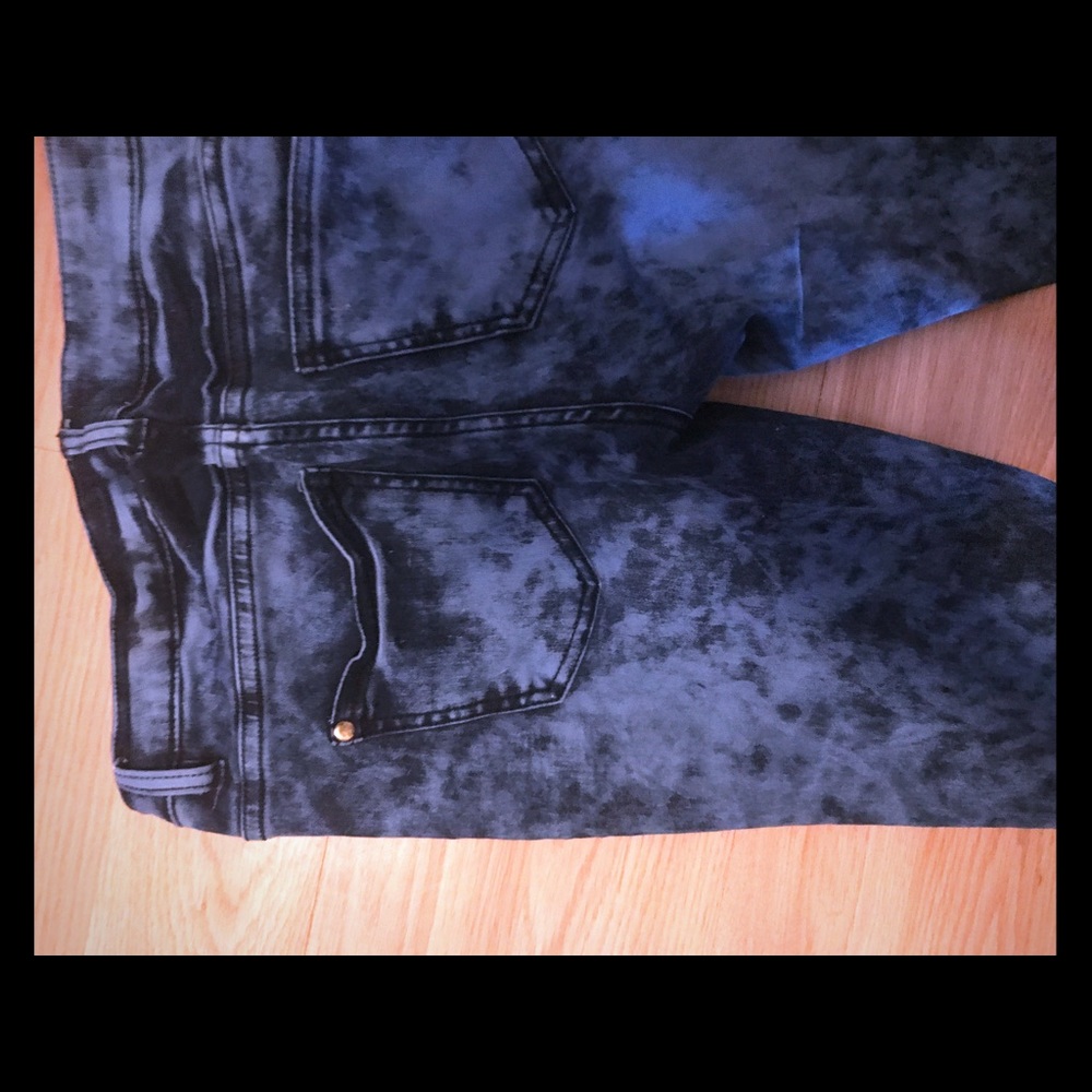 Acid wash black and blue stretchy jeans