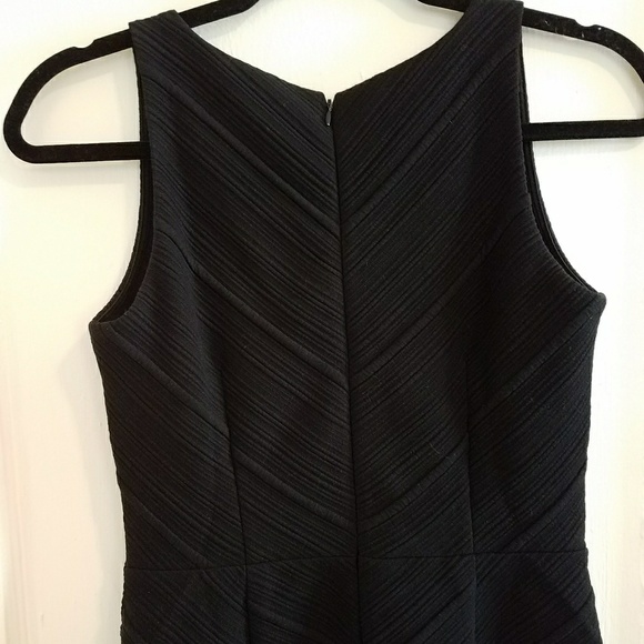 Textured LOFT Dress - Picture 3 of 4