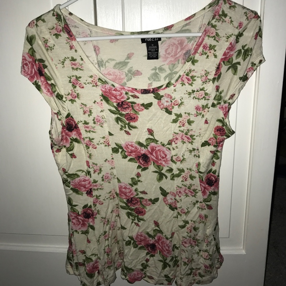 CUTE floral short sleeve shirt
