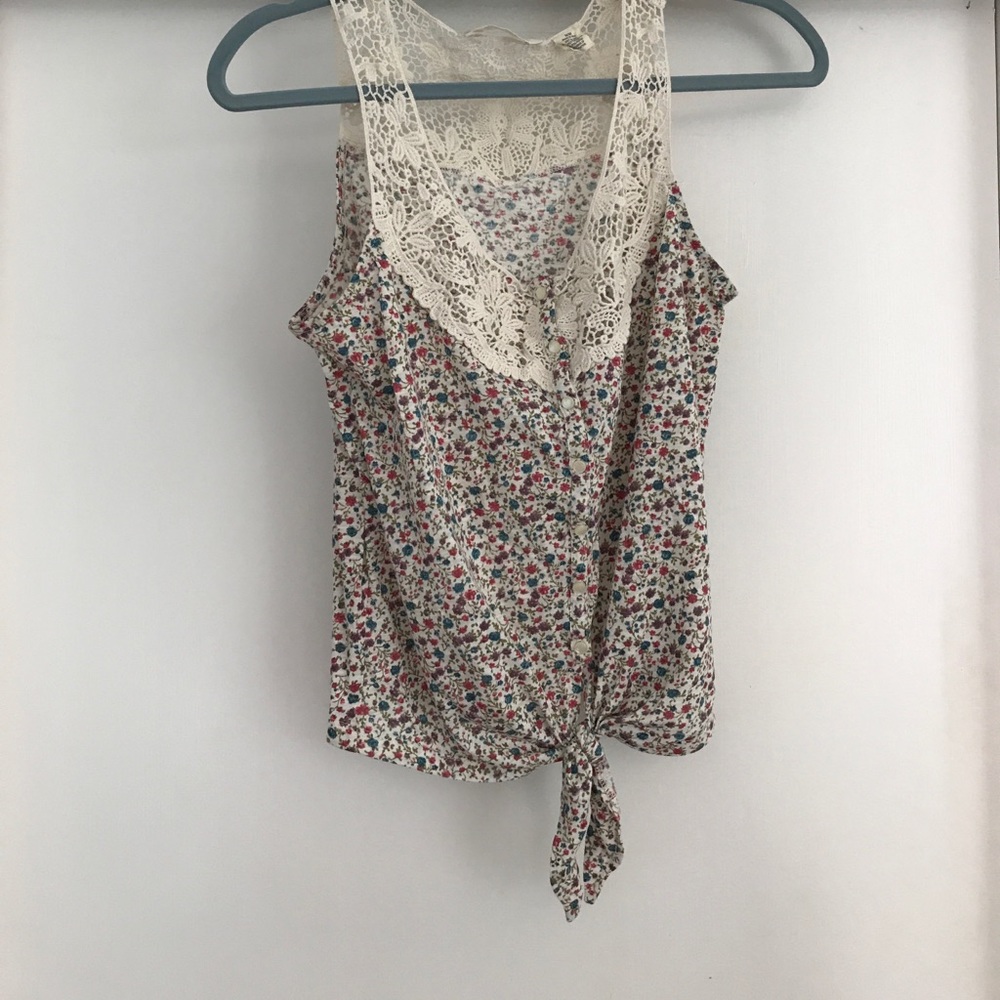 Floral/Lace Tank Top.
