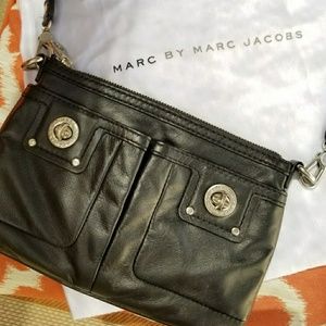 BRAND NEW! Marc Jacobs Crossbody Purse (black)