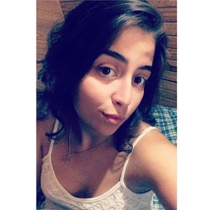 Meet your Posher, Camila