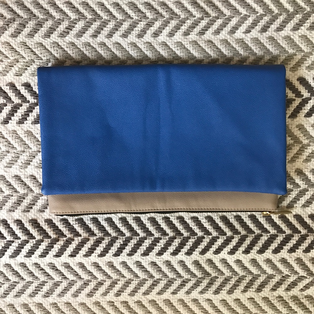 ✨HP✨Fold over clutch