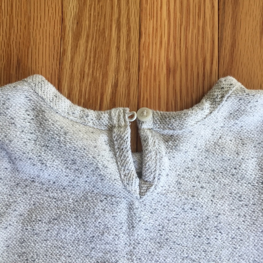 "Shy" heather gray sweatshirt (size 2T) - Picture 4 of 4