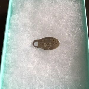 Tiffany & co Return to Tiffany Oval Tag Charm