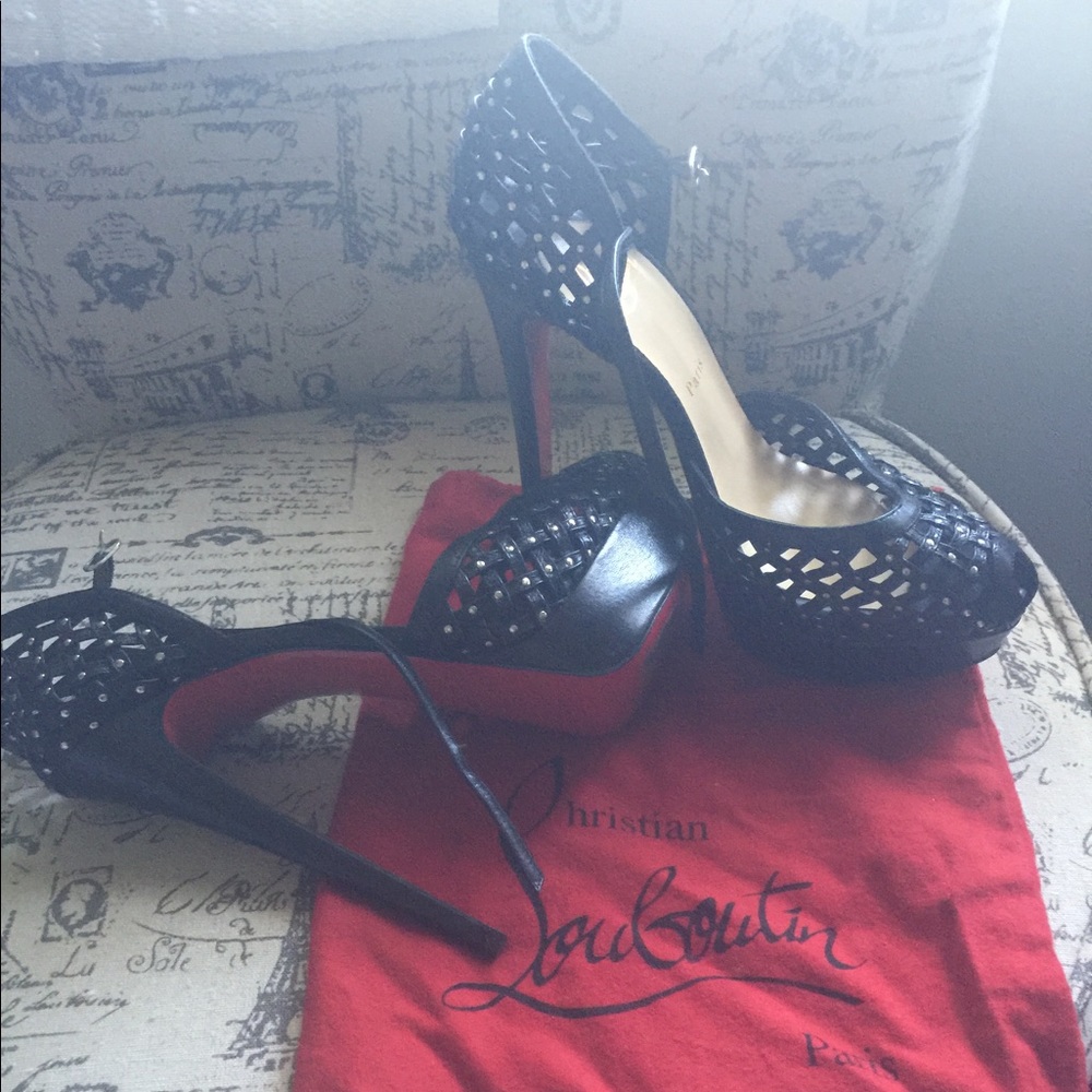 Christian Louboutin black heels - Picture 2 of 3