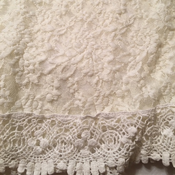 Lace crop top - Picture 2 of 2