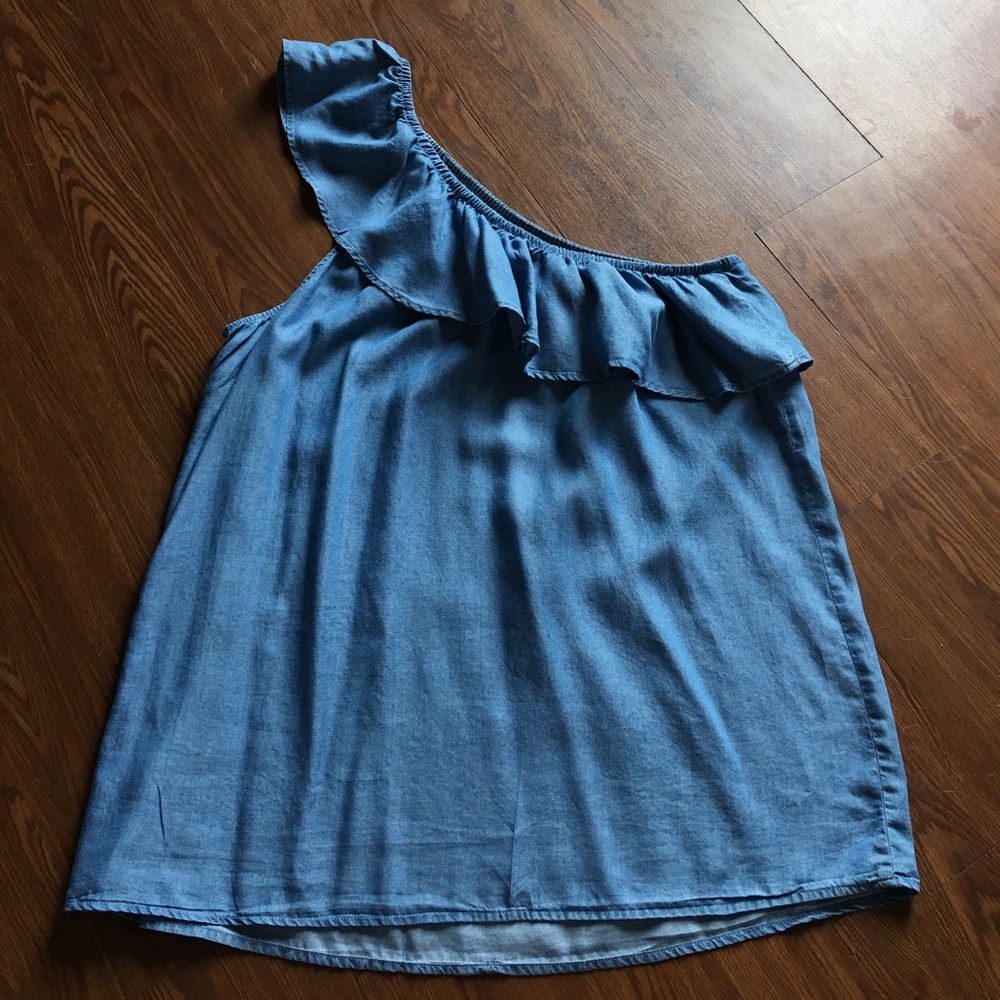 One shoulder top