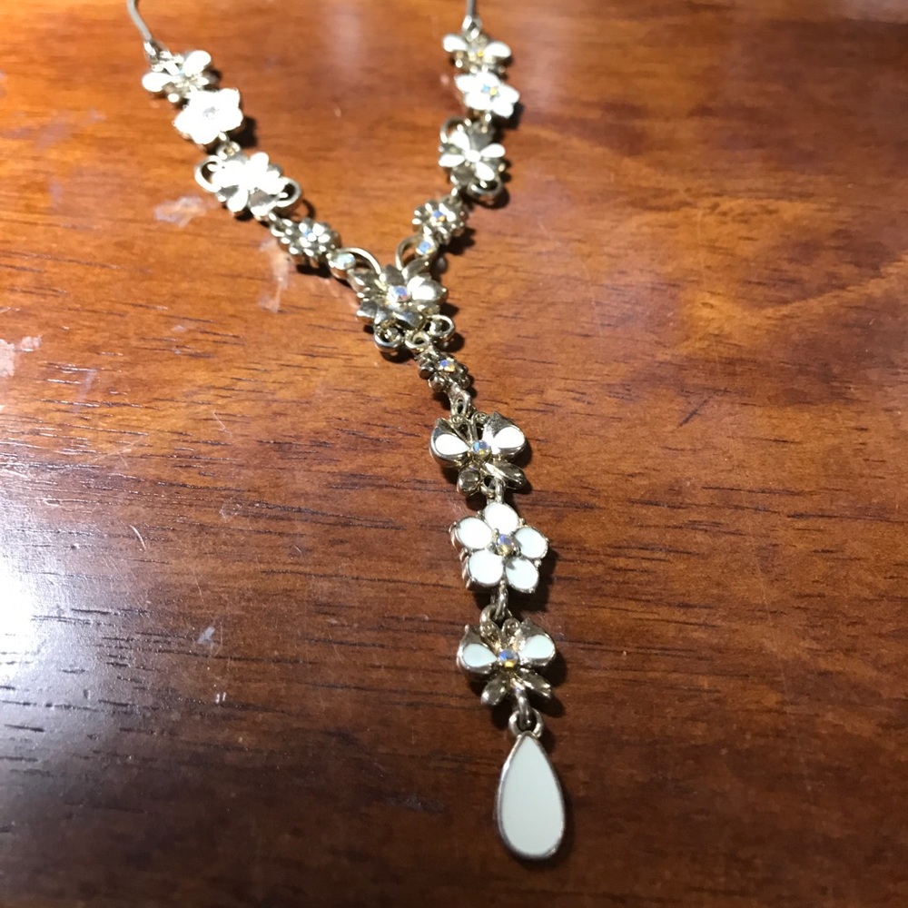 Gold and white floral necklace