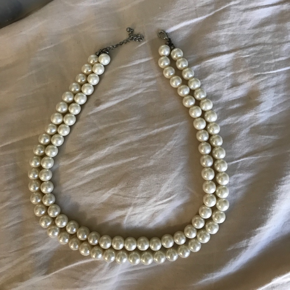 Double strand pearl necklace