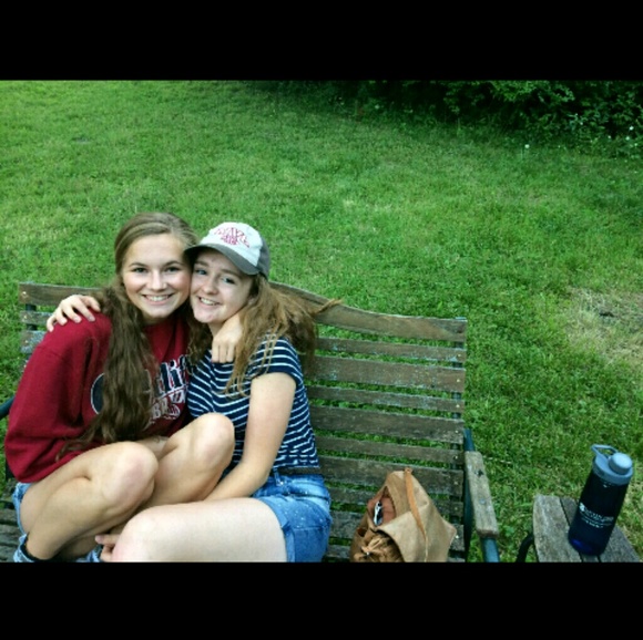 Meet your Posher, Tori - Picture 1 of 1