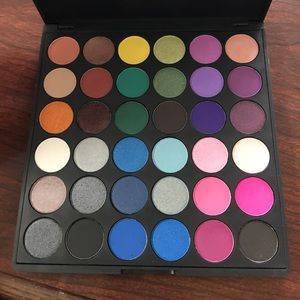 Coastal Scents Smokey Palette 36 colors NEVER USED