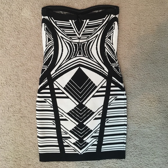 Only worn once black and white tight dress - Picture 2 of 2