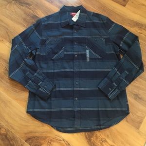 NWT men's long sleeved blue flannel in size large