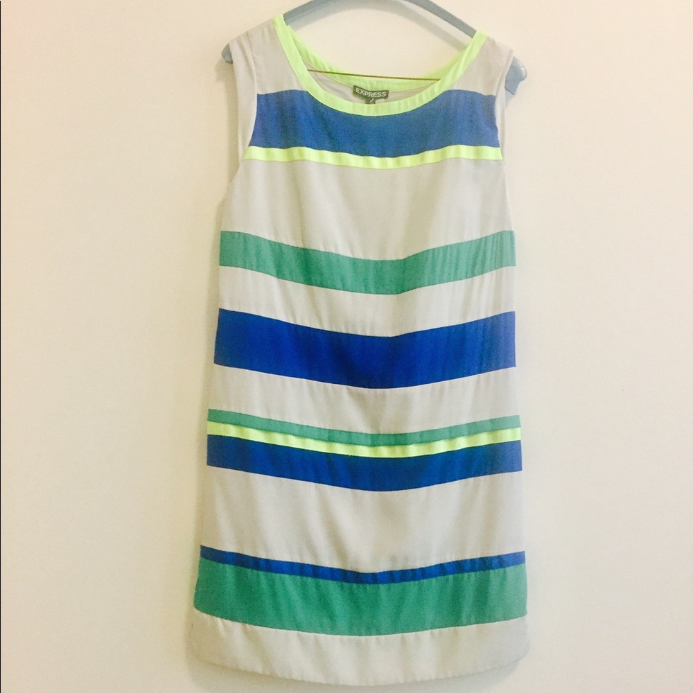 🛍 Express. Summer dress perfection! 🛍