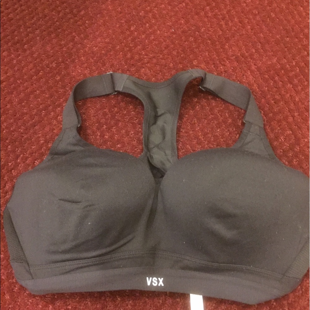 Super cute black sports bra