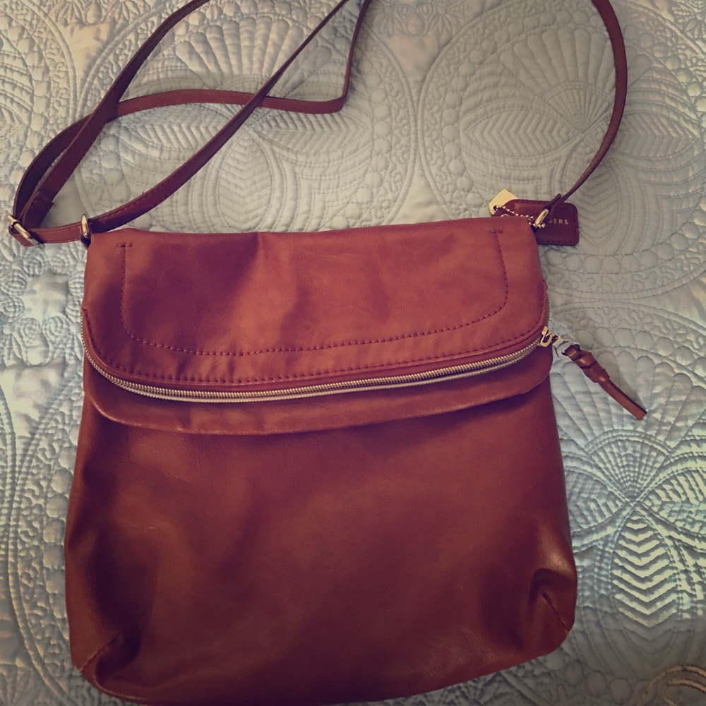 Brand new belk cross body !