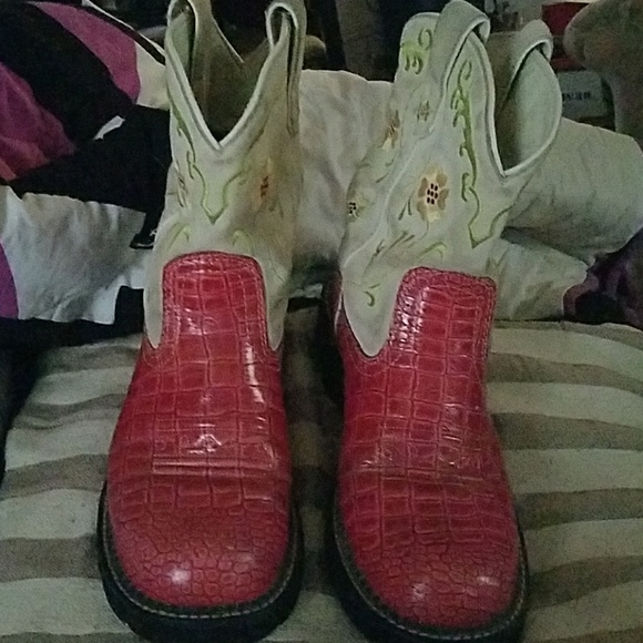 Ariat Shoes - Ariat fat baby boots EUC