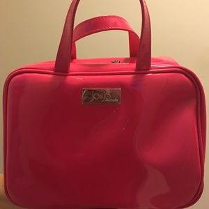 Cosmetic travel case